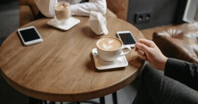 Cyfrowy detoks w weekend: Jak odłożyć smartfon na 48h i nie zwariować (Poradnik dla uzależnionych) | Cyfrowy detoks | Arangosite.pl