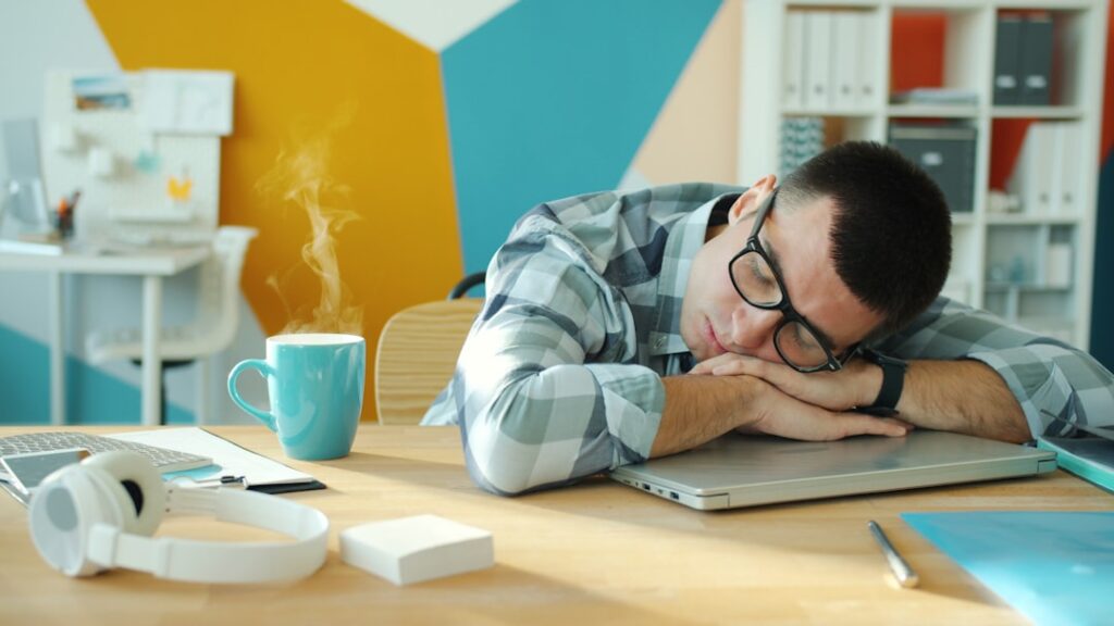 Przemęczenie u mężczyzn – coraz częstszy problem zapracowanych panów